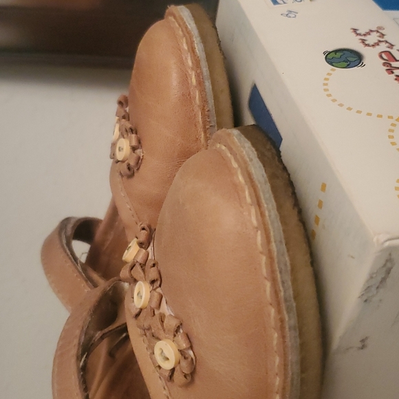 Shoes - Picture 4 of 5